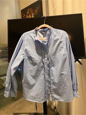 Old Navy Blue and White Striped Women’s Button-Down Shirt